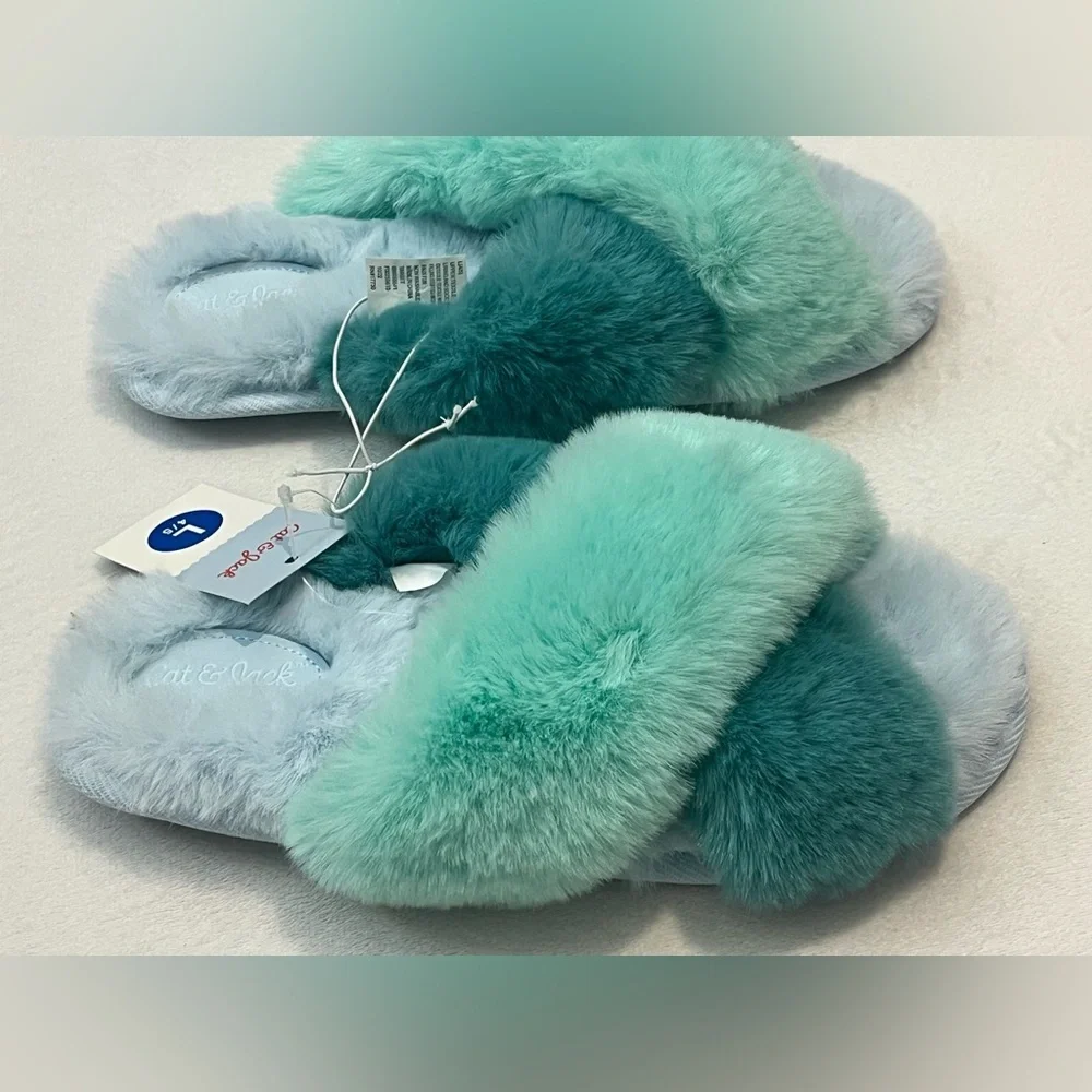Cat & Jack Mint and Teal Cross Band Faux Fur Slippers Children’s / Kids Sz 4/5